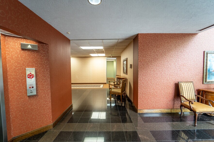 More Photos Of 115 Medical Dr, Victoria Medical For Sale