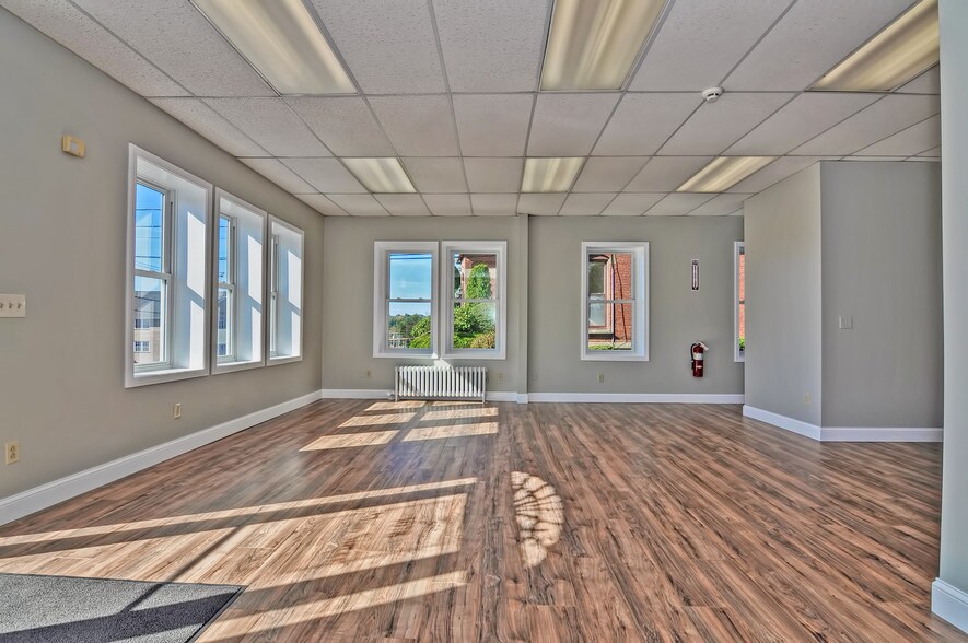 More Photos Of 1078 Main St, Leicester Coworking Space