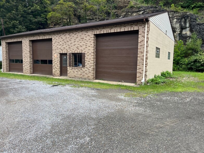 More Photos Of 1235 Evergreen Rd, Pittsburgh Auto Repair For Sale
