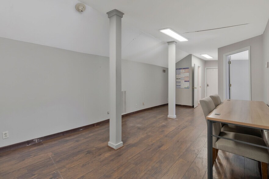 More Photos Of 131 Donelson Pike, Nashville Loft Creative Space For Sale