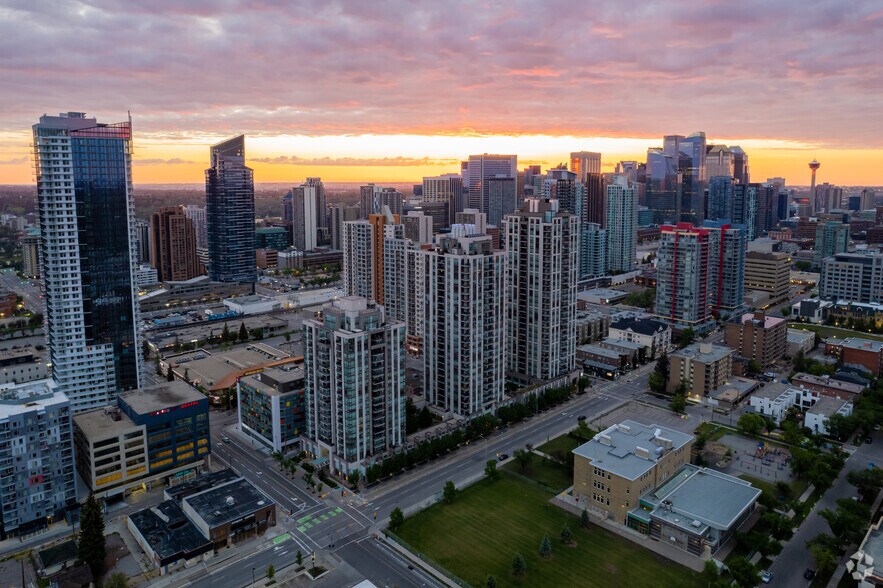 More Photos Of 1118 12th Ave SW, Calgary Apartments For Sale