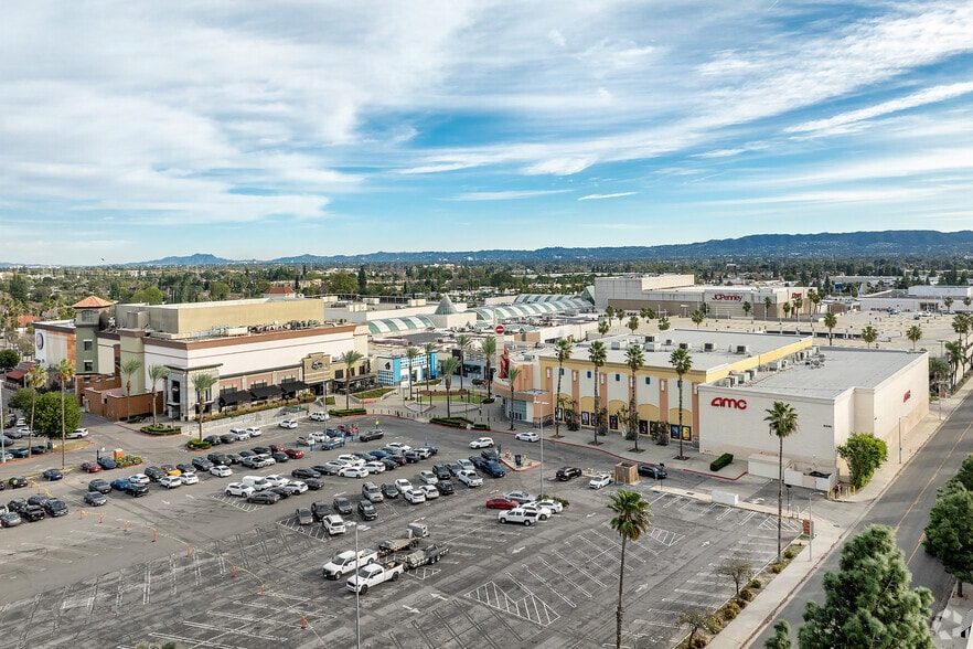 More Photos Of 9301 Tampa Ave, Northridge Unknown For Lease