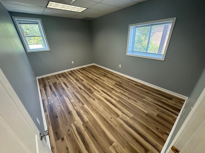 More Photos Of 22196 Three Notch Rd, Lexington Park Office For Lease