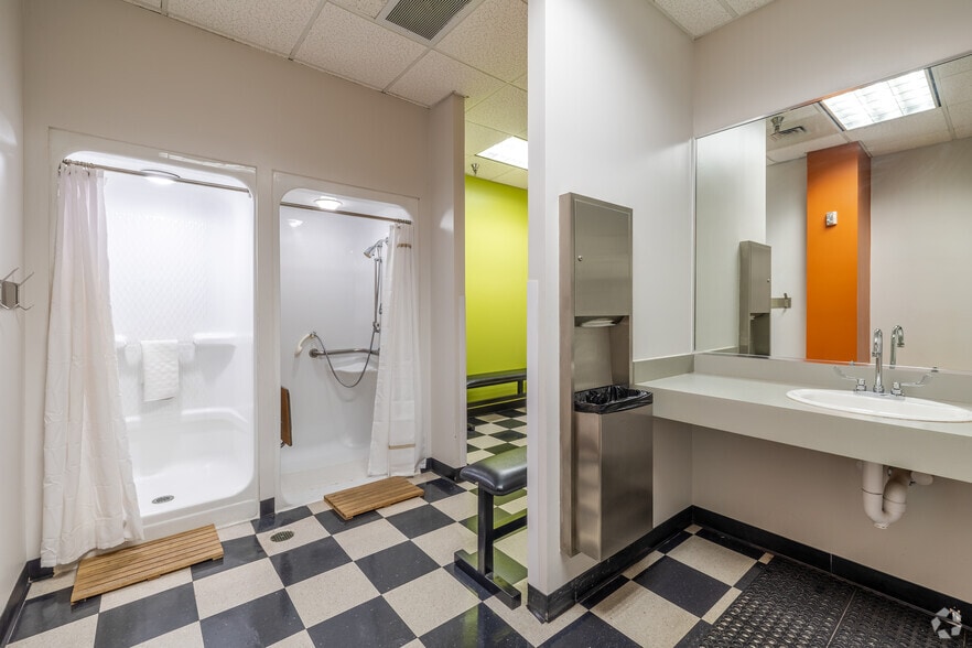 More Photos Of 8360 Lyndon B Johnson Fwy, Dallas Office For Lease