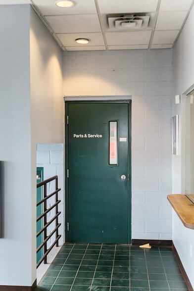 More Photos Of 101 Watters Dr, Dwight Auto Dealership For Sale