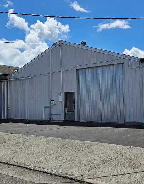 More Photos Of 672 Ahua St, Honolulu Warehouse For Lease