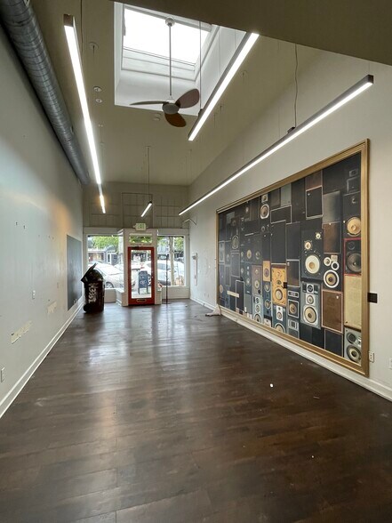 More Photos Of 3349-3351 Grand Ave, Oakland Storefront For Lease