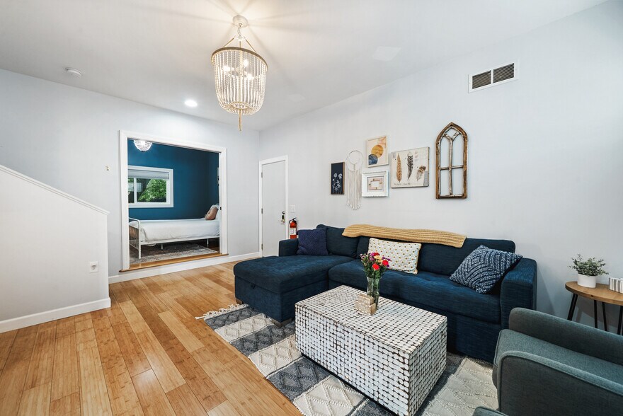 More Photos Of 371 Water St, Excelsior Hospitality For Sale