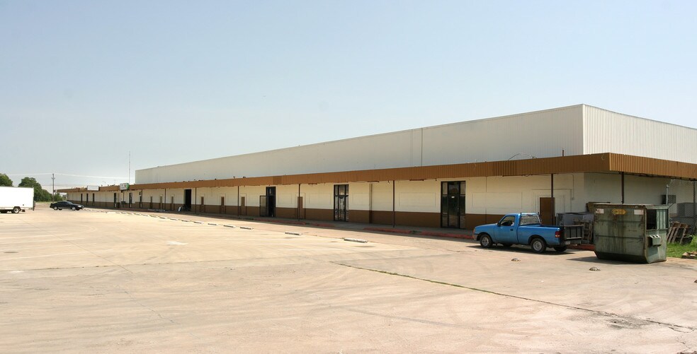 More Photos Of 2515 W Jefferson St, Grand Prairie Unknown For Lease