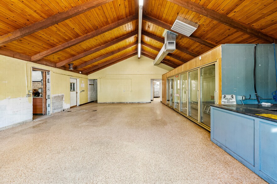 More Photos Of 21823 Highway 62, Shady Cove Storefront For Lease