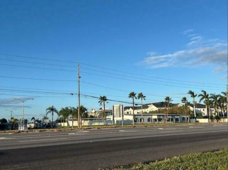 More Photos Of 10441 Gandy Blvd N, Saint Petersburg Manufactured Housing Mobile Home Park For Sale