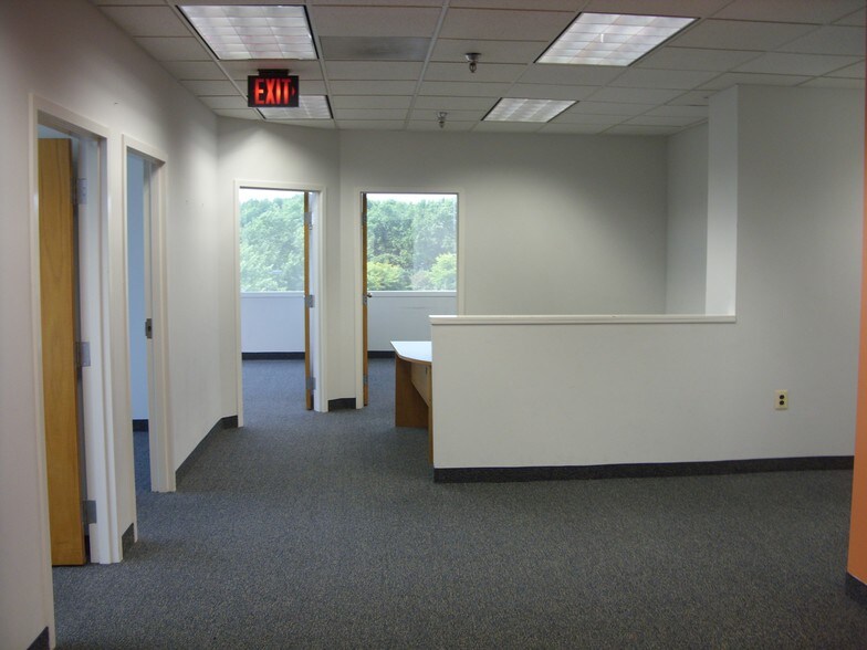 More Photos Of 1000 Crawford Pl, Mount Laurel Office For Lease
