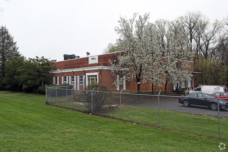 Primary Photo Of 3020 Darnell Rd, Philadelphia Warehouse For Sale