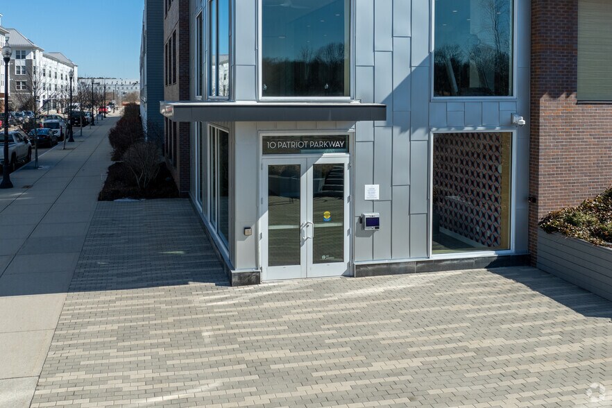 More Photos Of 10 Patriot Pky, South Weymouth Apartments For Lease