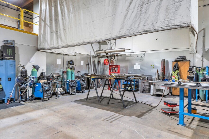 More Photos Of 33850 Industrial Ave, Abbotsford Warehouse For Sale