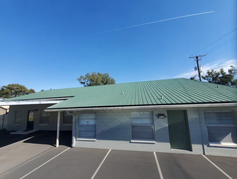 More Photos Of 311 W Lutz Lake Fern Rd, Lutz Flex For Sale