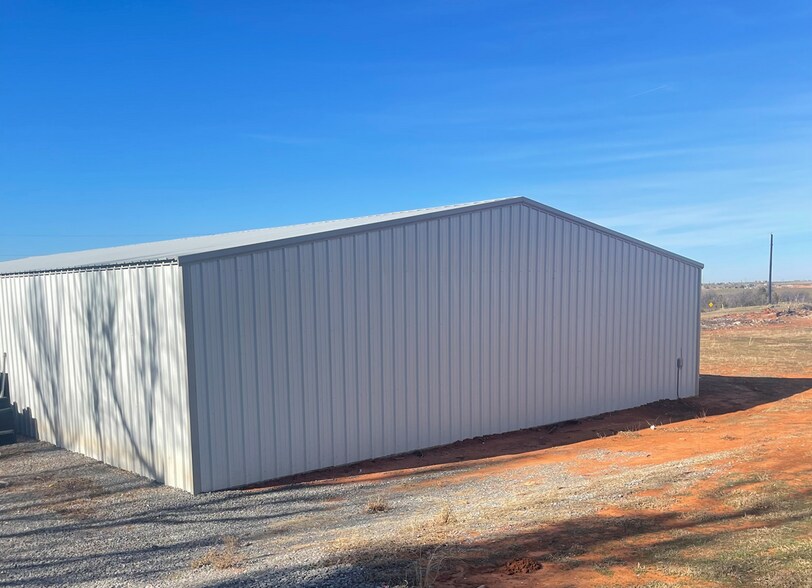 More Photos Of 2050 NW Expressway, Okarche Warehouse For Sale