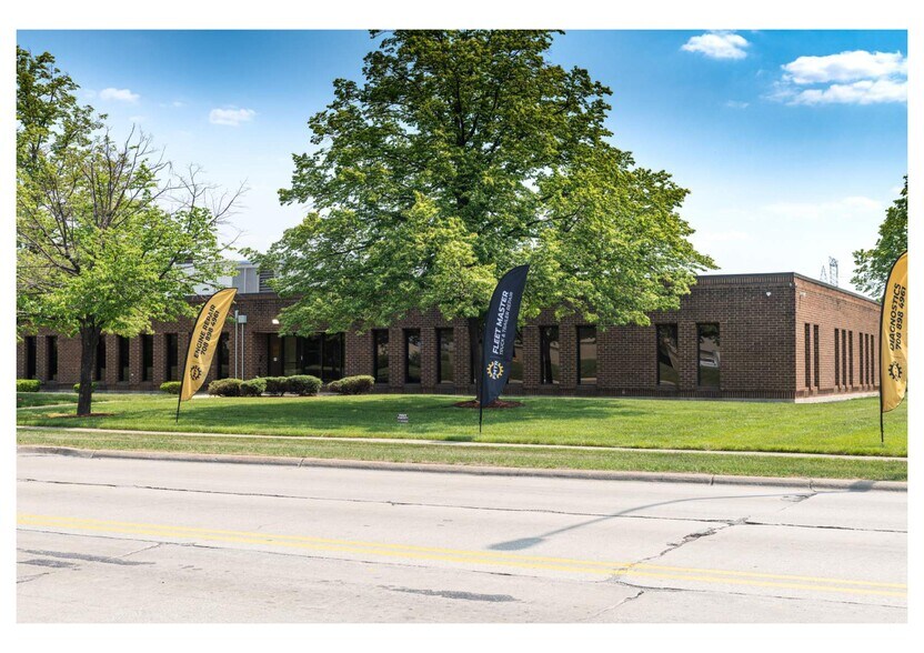 More Photos Of 6363 W 73rd St, Bedford Park Manufacturing For Lease