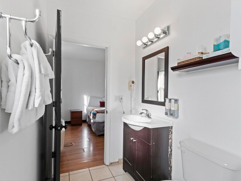 More Photos Of 475 W Main St, Escalante Hotel For Sale