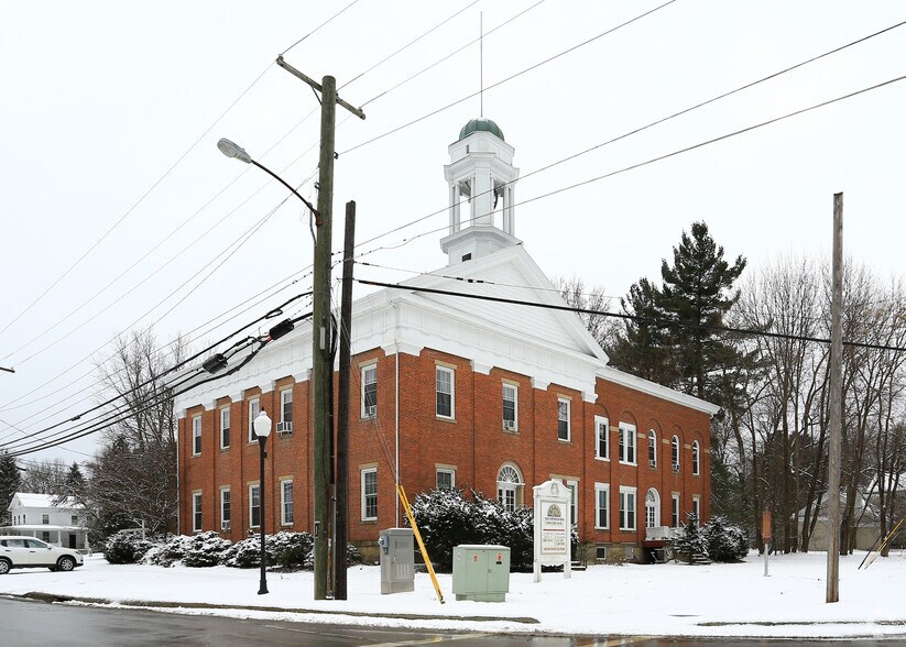 Primary Photo Of 7 Court St, Canfield Coworking Space