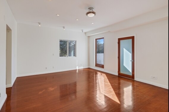 More Photos Of 1411-1413 Cloverfield Blvd, Santa Monica Apartments For Sale