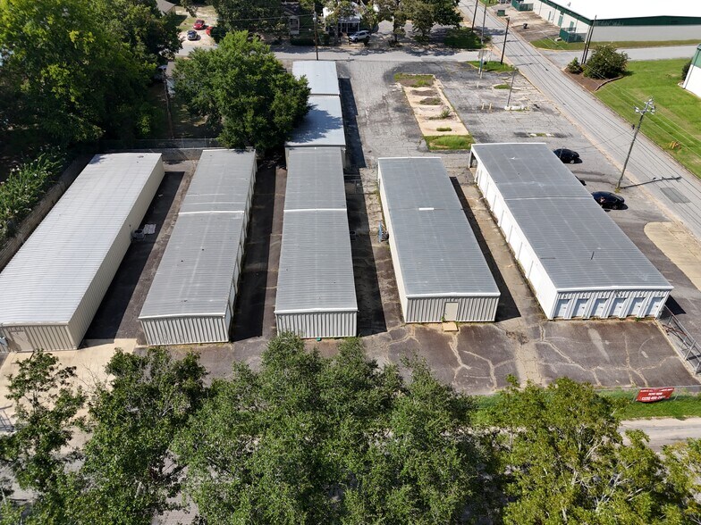 More Photos Of 404 S Boulevard Dr, Bainbridge Industrial For Sale