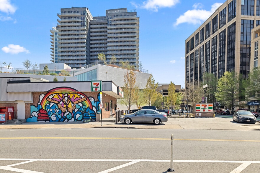 More Photos Of 1625 Wilson Blvd, Arlington Service Station For Sale