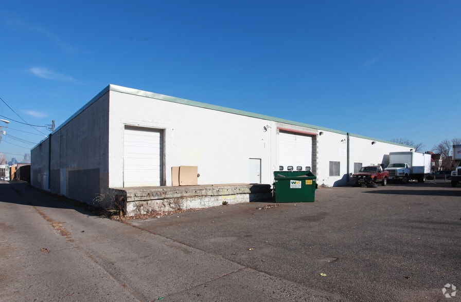 More Photos Of 3040 S 4th Ave, Minneapolis Warehouse For Lease