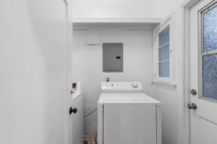 More Photos Of 327 N Ogden Dr, Los Angeles Apartments For Sale