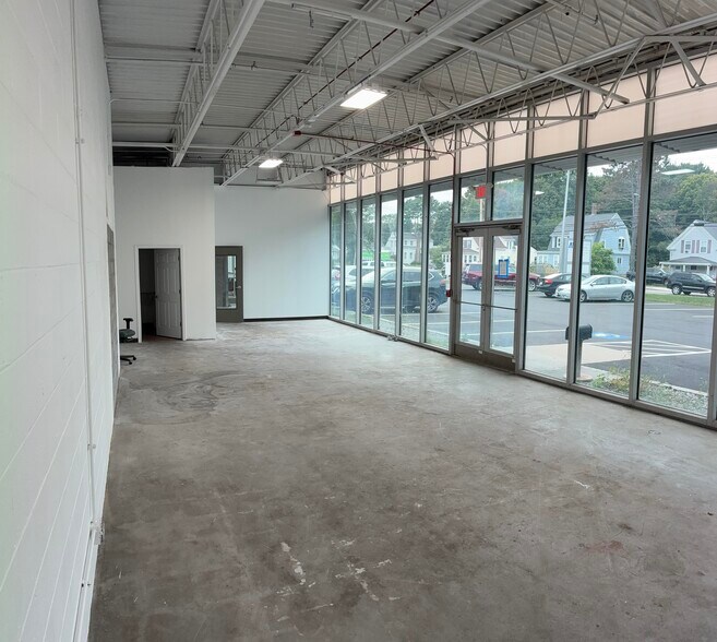 More Photos Of 145 Union St, Holbrook Warehouse For Lease
