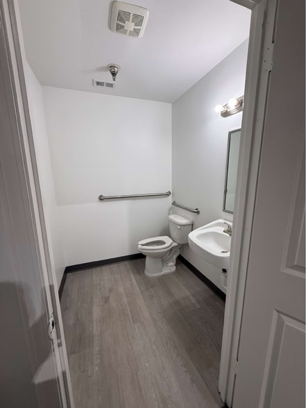 More Photos Of 7283 Spa Rd, North Charleston Warehouse For Sale