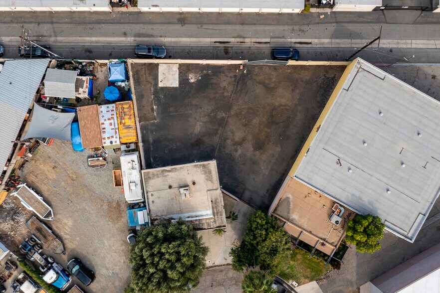 More Photos Of 205 S Berkeley Cir, Fullerton Contractor Storage Yard For Lease