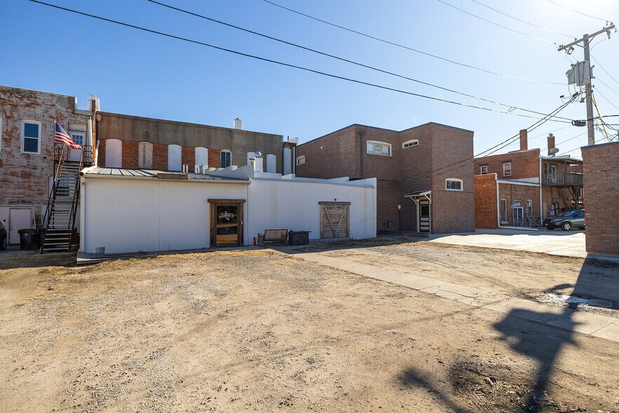 More Photos Of 115 N Main St, Lindsborg General Retail For Sale