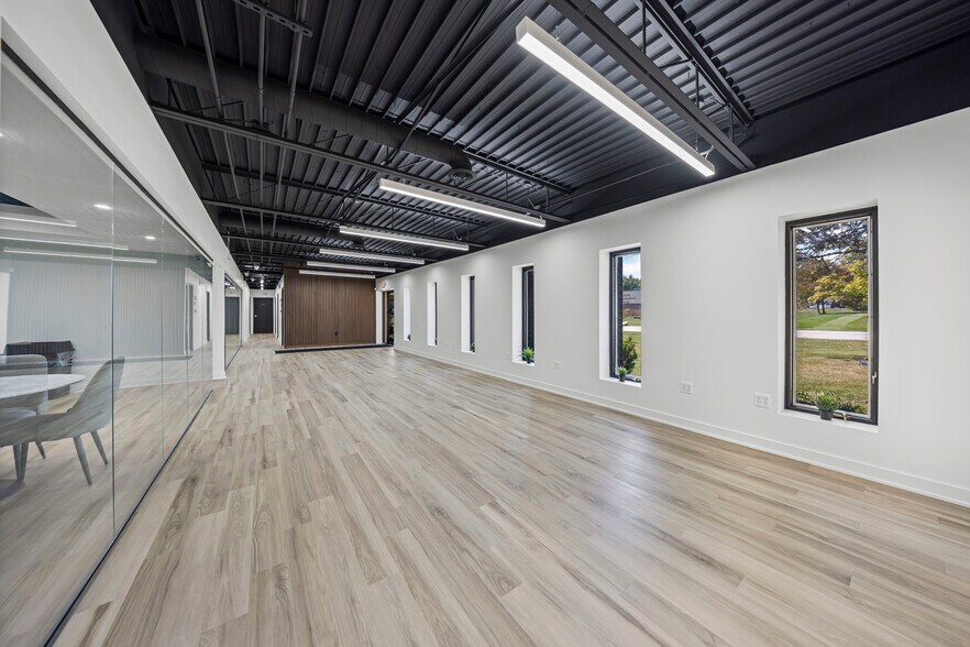 More Photos Of 23936 Industrial Park Dr, Farmington Hills Warehouse For Sale