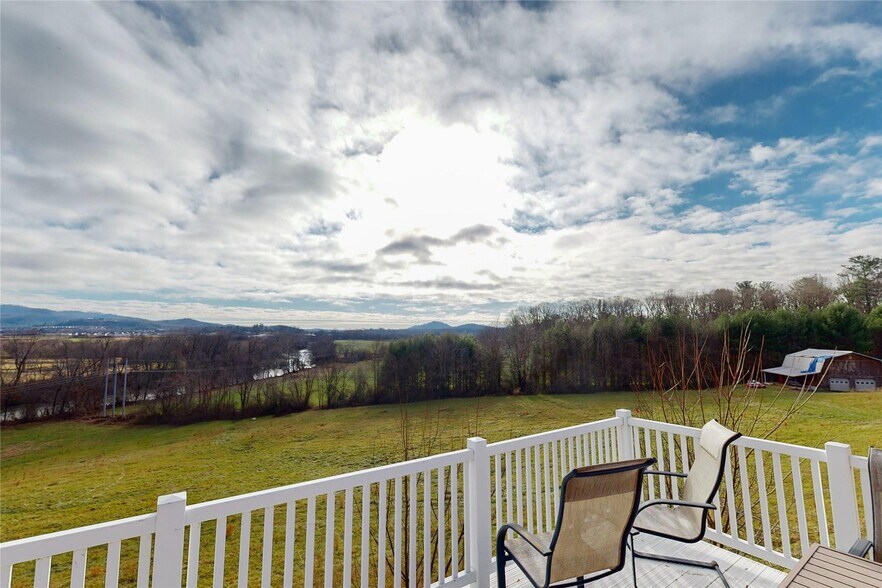More Photos Of 598 Miles View Dr, Mills River Warehouse For Sale