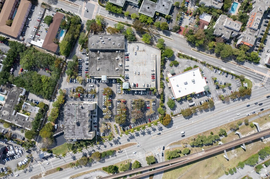 More Photos Of 8603 S Dixie Hwy, Miami Office For Lease