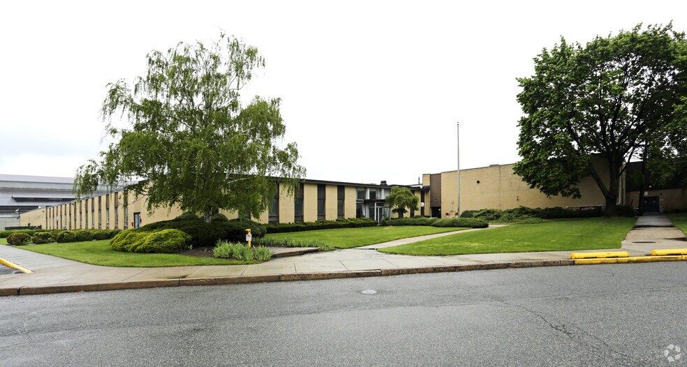 More Photos Of 1 Cape May St, Harrison Distribution For Lease