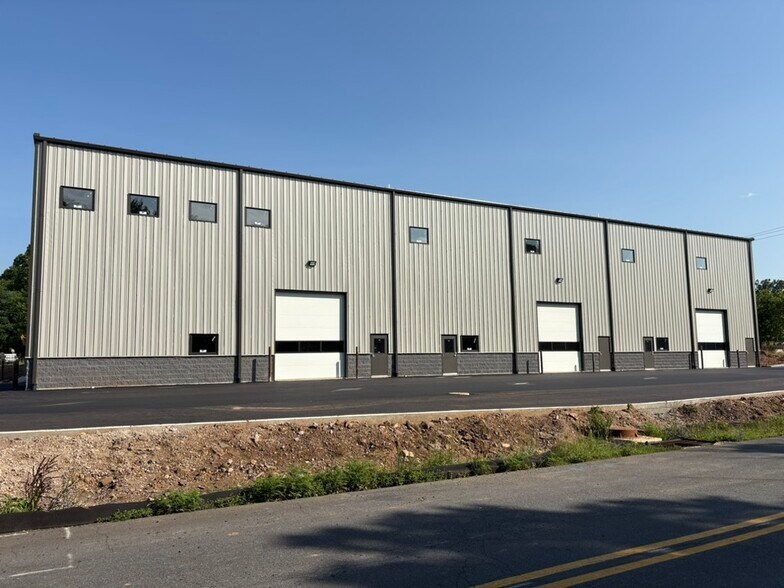 Primary Photo Of 17 Industrial dr, New Britain Manufacturing For Lease