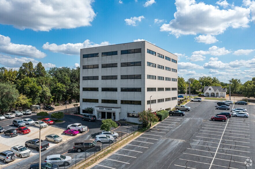 More Photos Of 2601 Scott Ave, Fort Worth Office For Lease