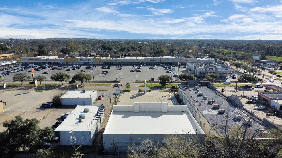More Photos Of 4430 W Fuqua St, Houston Storefront For Lease
