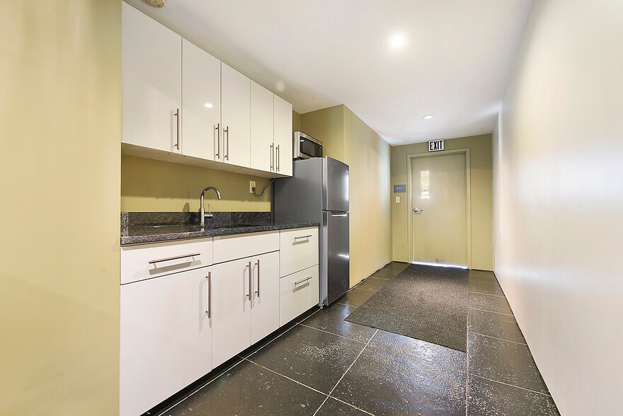 More Photos Of 5515 Penn Ave, Pittsburgh Storefront Retail Office For Lease