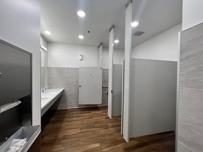 More Photos Of 3930 E Ray Rd, Phoenix Coworking Space