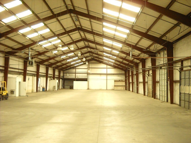 More Photos Of 201 Exposition St, Denton Warehouse For Sale