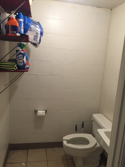 More Photos Of 238 E Washington St, Starke Distribution For Sale