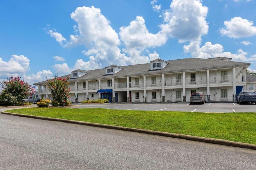 More Photos Of 164 Jameson Inn Dr, Forest City Hotel For Sale
