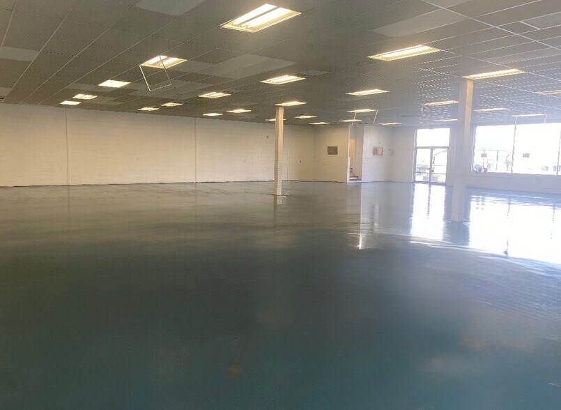 Primary Photo Of 350 Main St, Huntland Flex For Sale