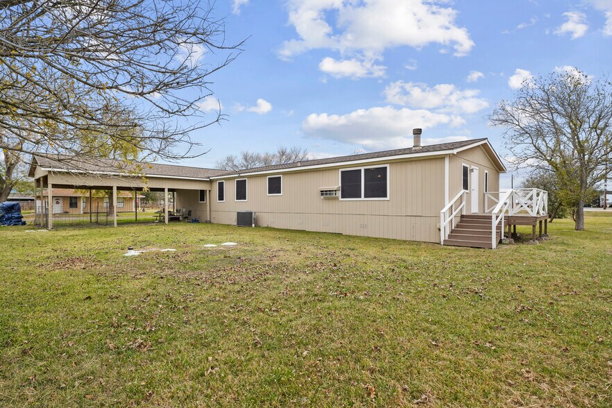 More Photos Of 19645 Nordt Rd, Damon Manufactured Housing Mobile Home Park For Sale