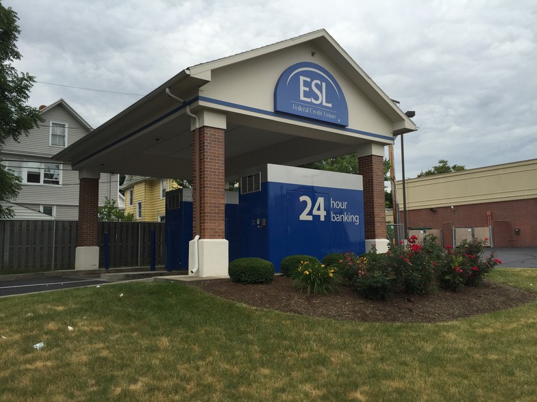 More Photos Of 1490 Lake Ave, Rochester Drugstore For Lease