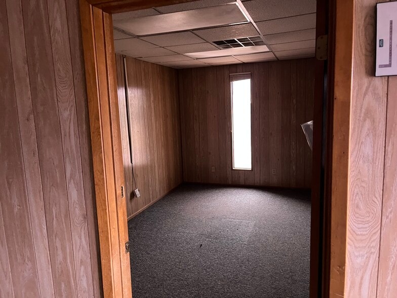 More Photos Of 2715 S County Road 1206, Midland Industrial For Lease