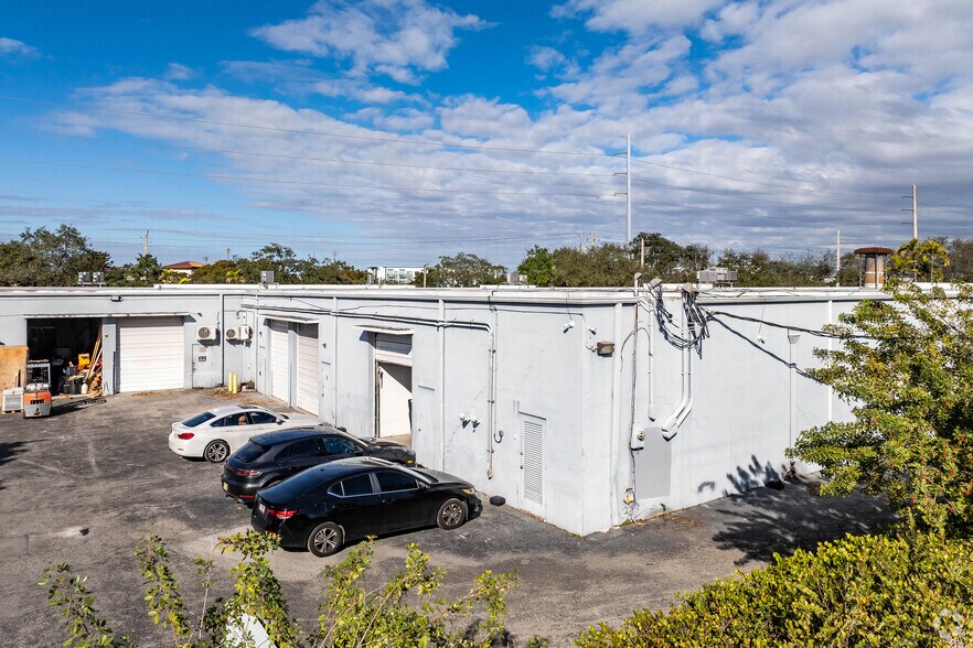 More Photos Of 101 S Congress Ave, Delray Beach Showroom For Lease